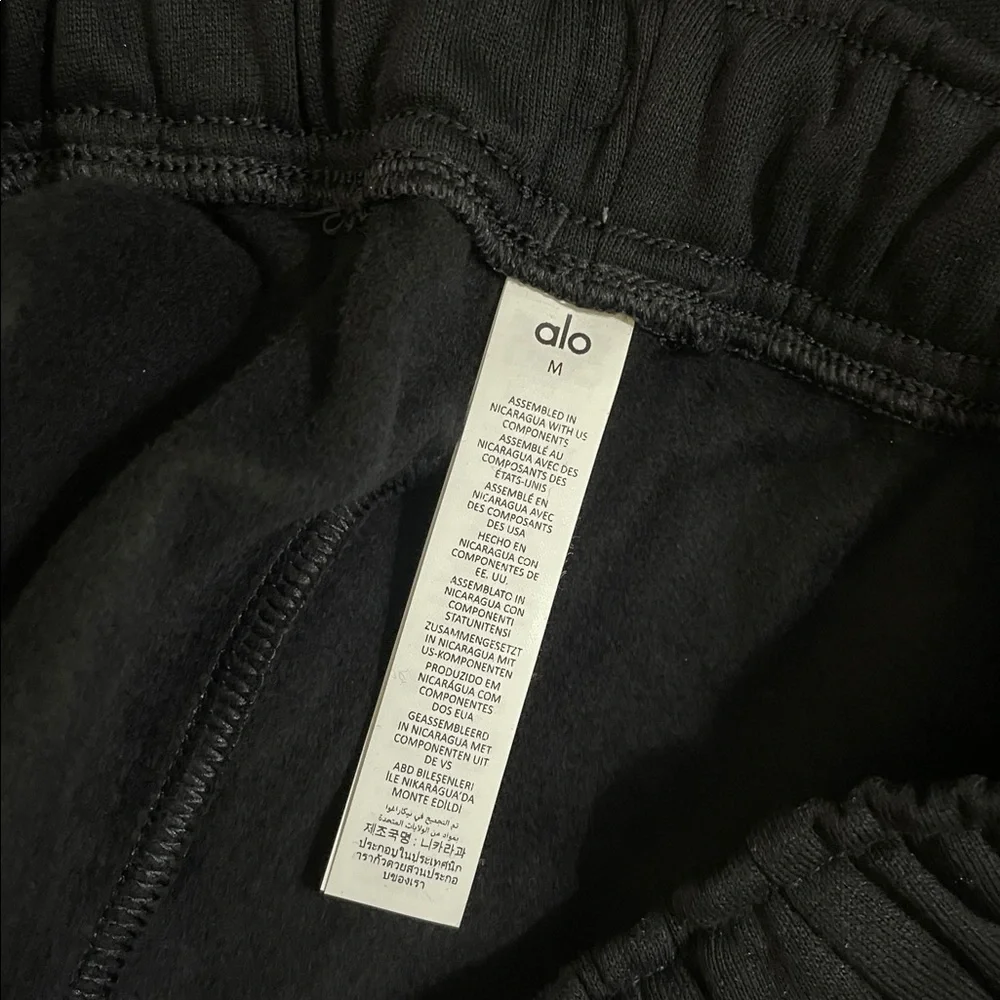 ALO Yoga NWT Accolade Straight Leg Sweatpants Black Size M Oversized